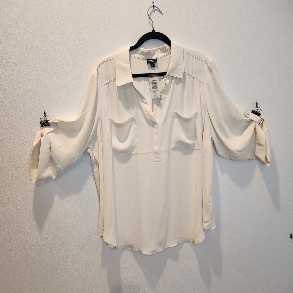 Torrid 3X Cream Silky Harper Blouse